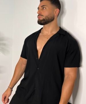 CAMISA NEGRA MANGA CORTA
